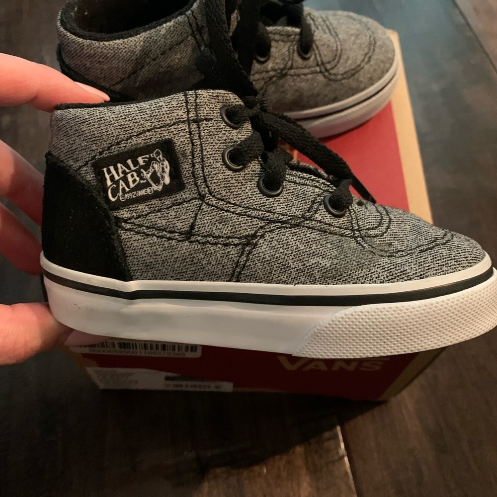 Vans - Suede Half Cab Mid Top - 5M